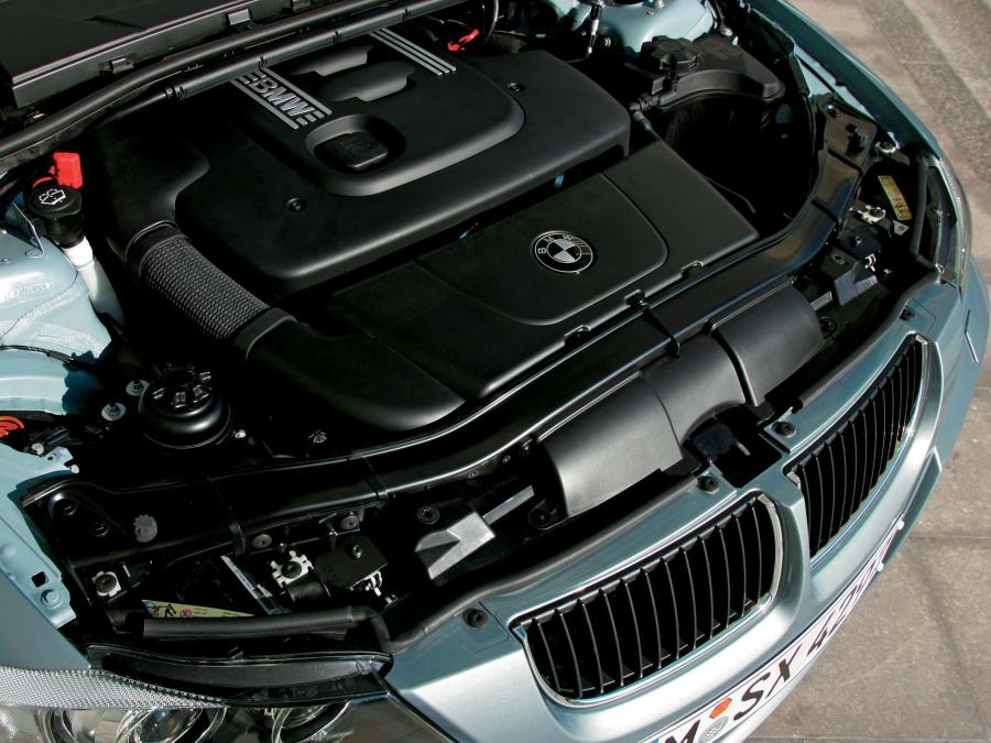  BMW 320d Sedan 2005 года  (фото 2 из 16)